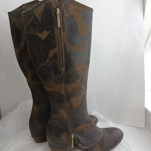 Donald J Pliner Devi 3 Suede distressed Tall Boots size  5 new display