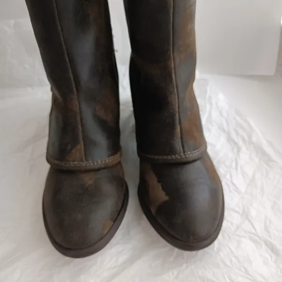 Donald J Pliner Devi 3 Suede distressed Tall Boots size  5 new display