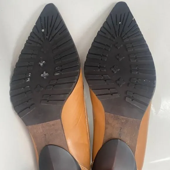 DONALD J. PLINER Italian Leather &quot;Rapid&quot; Tan/Camel Pump Heel Shoes 7