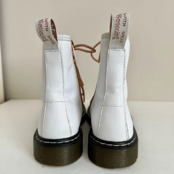 Dr Martens 1460 8-eye Youth lace up boots in white &amp; rose gold size US 5 M