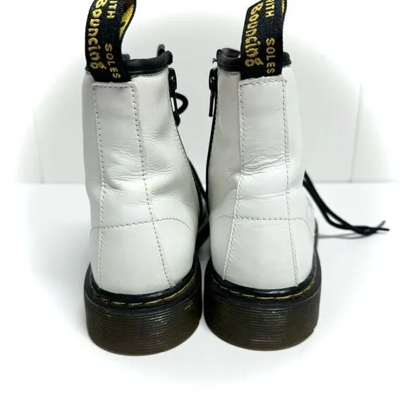 Dr. Marten’s 1460 White Smooth Leather 8 Eye Boots Women’s Size 5