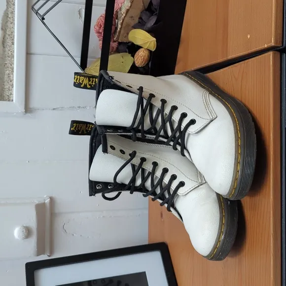 ⭐🥾Dr Martens Boots (Kids, Size 2. Bought at Nordstrom)