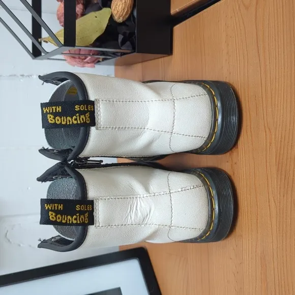 ⭐🥾Dr Martens Boots (Kids, Size 2. Bought at Nordstrom)