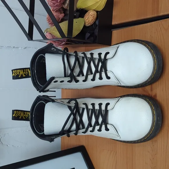 ⭐🥾Dr Martens Boots (Kids, Size 2. Bought at Nordstrom)