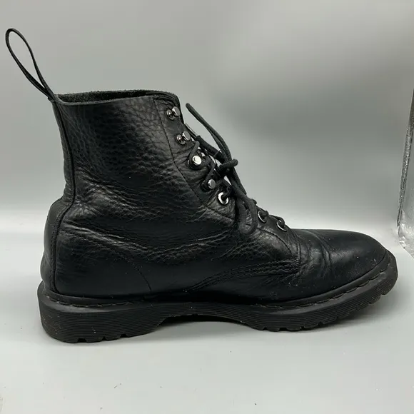 Dr. Martens Hadley blacked out combat boots, men’s size 9.