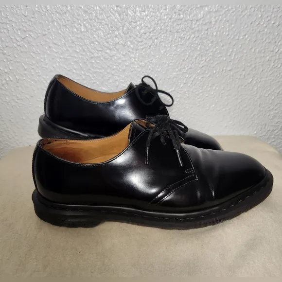 Dr. Martens Men's Black Leather Shoes, Style archie II, Size 9