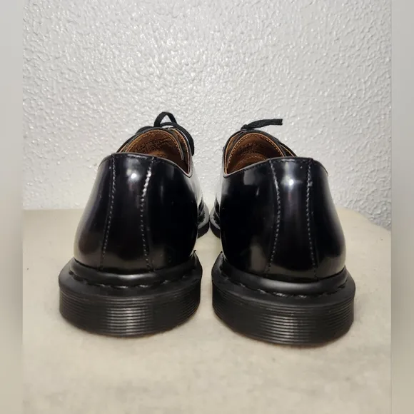 Dr. Martens Men's Black Leather Shoes, Style archie II, Size 9