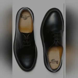 Dr. Martens Men's Black Leather Shoes, Style archie II, Size 9