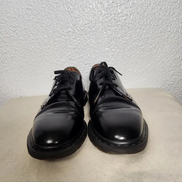 Dr. Martens Men's Black Leather Shoes, Style archie II, Size 9