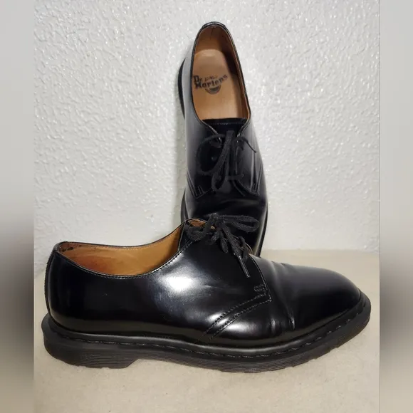 Dr. Martens Men's Black Leather Shoes, Style archie II, Size 9
