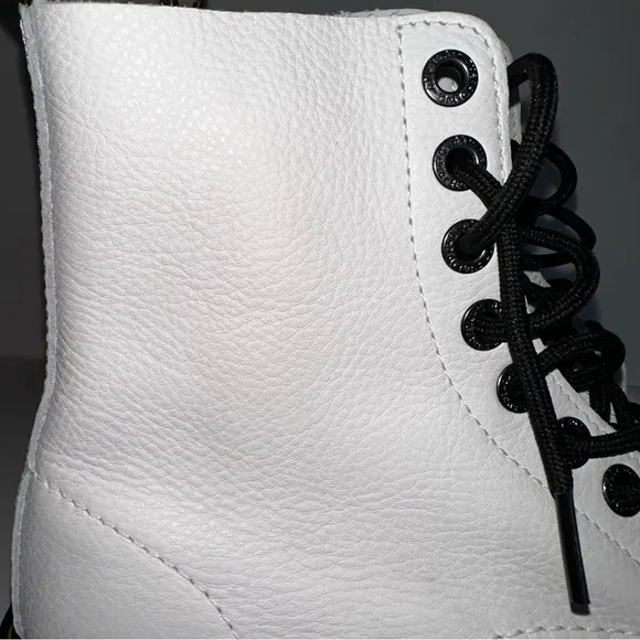 Dr. Martens s7 Platform Max White Leather Women's Boots New. Pascal leather.