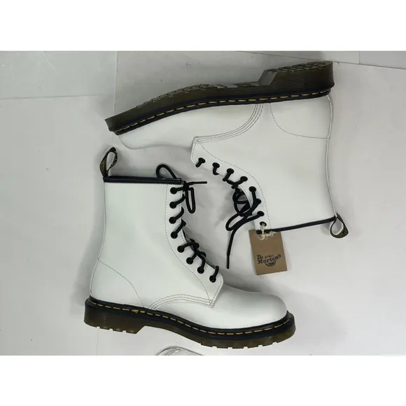 Dr Martens Womens White Combat Boots Women Size 10 Leather Black 8-Eye NWOB