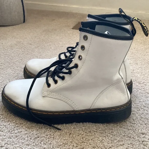 Dr Marten’s Zavala boots size 9