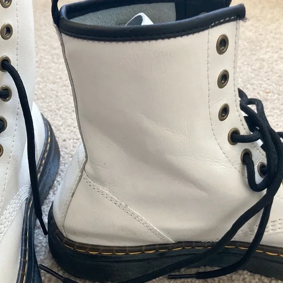Dr Marten’s Zavala boots size 9