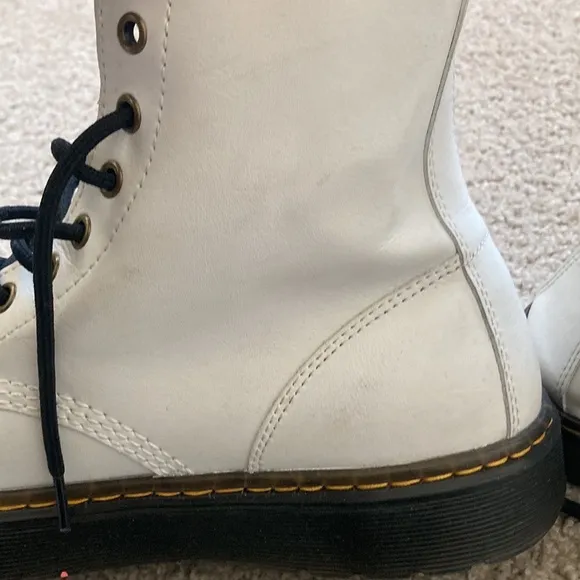 Dr Marten’s Zavala boots size 9