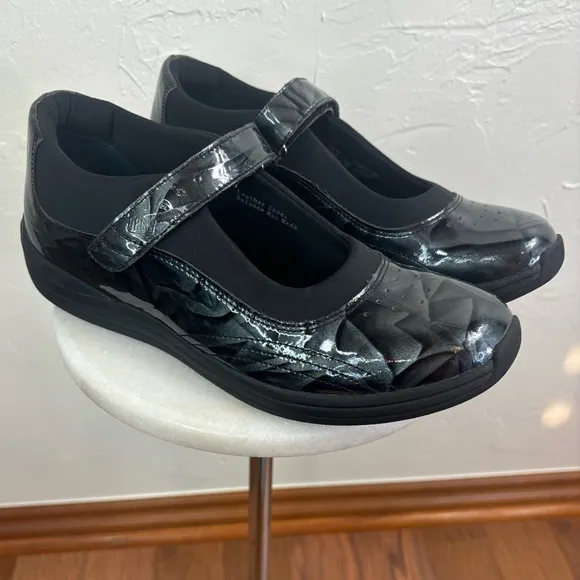 DREW Rose Marble Double Depth Mary Jane Velcro Shoe Women's Flat Blue Marble 10N