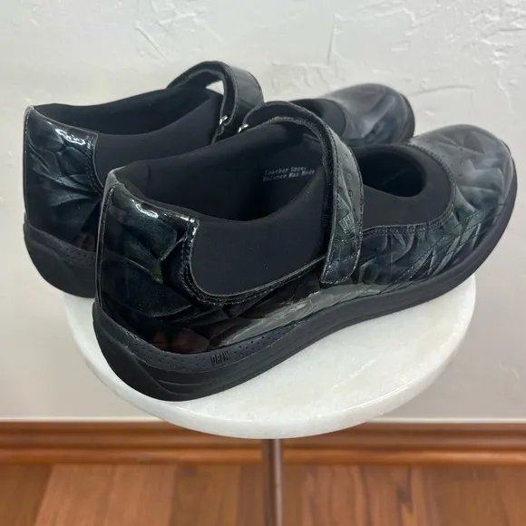DREW Rose Marble Double Depth Mary Jane Velcro Shoe Women's Flat Blue Marble 10N