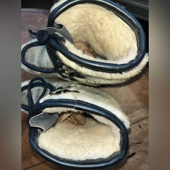 Dunhams Eskipades unisex Vintage Style Winter Faux Fur Boots Canada.