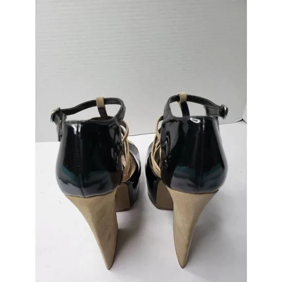 DV8 Dolce Vita Harleta Suede Nude Black Heels Open Toe Retro Strappy Shoes 8.5