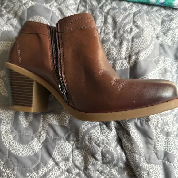 Earth Lina Austin Wide Ankle Boot - Mahogany Brown 8.5 NWOB Floor Sample Ret$120
