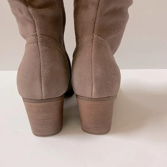 Earth Vine Block Heel Comfort Almond Toe Boots Sz 8.5
