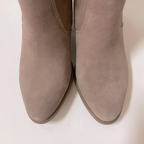 Earth Vine Block Heel Comfort Almond Toe Boots Sz 8.5