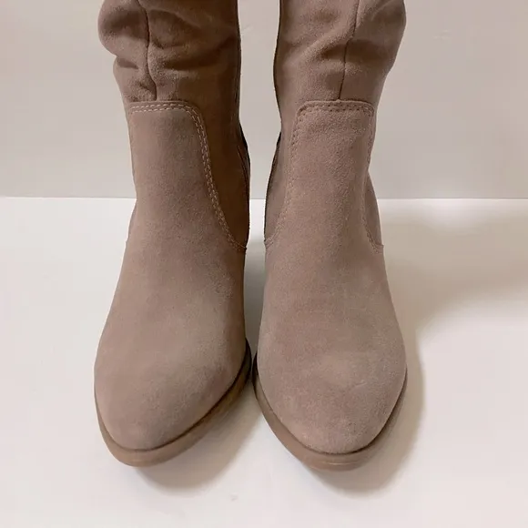 Earth Vine Block Heel Comfort Almond Toe Boots Sz 8.5