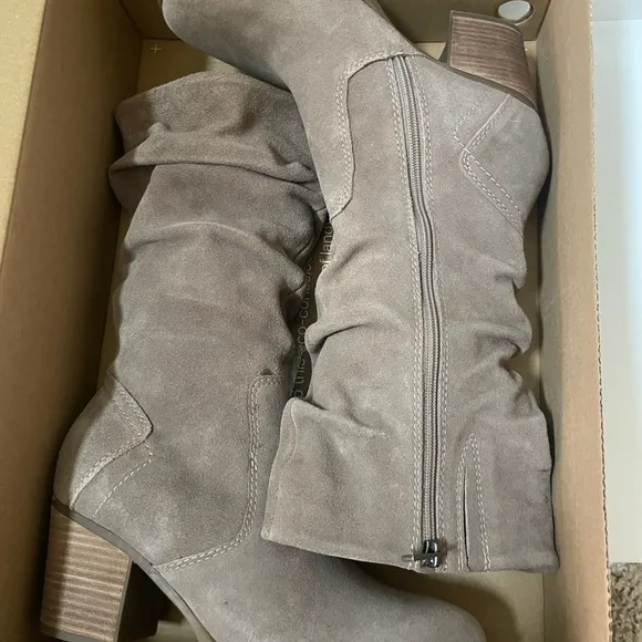 Earth Vine Block Heel Comfort Almond Toe Boots Sz 8.5