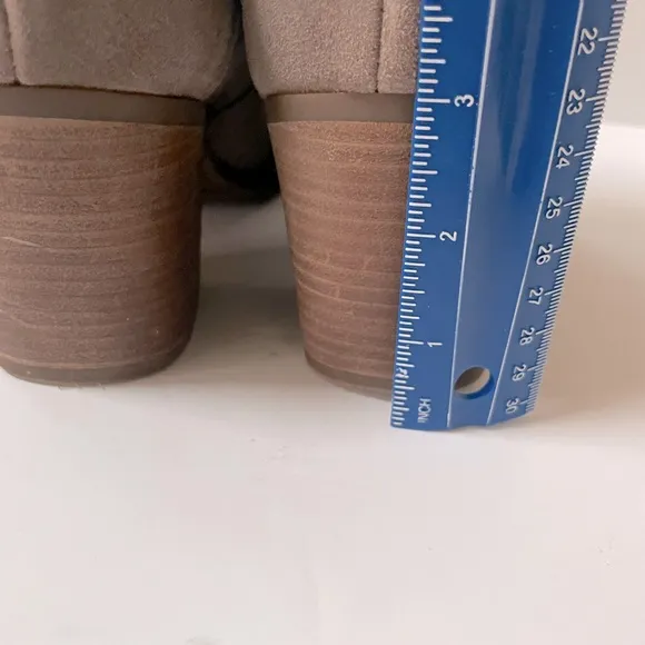 Earth Vine Block Heel Comfort Almond Toe Boots Sz 8.5