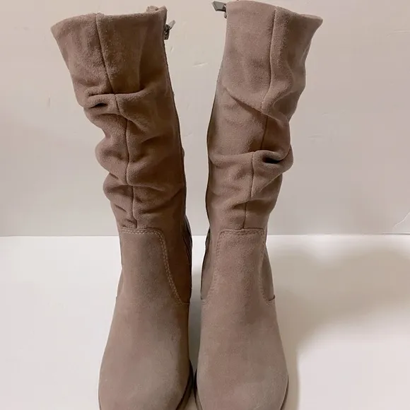 Earth Vine Block Heel Comfort Almond Toe Boots Sz 8.5