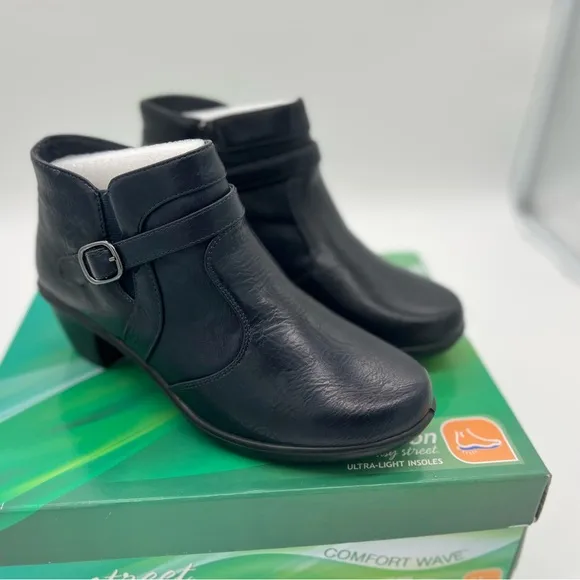 Easy Street Raula Women's Comfort Boot Navy US Women’s Size 8.5 M New With Box