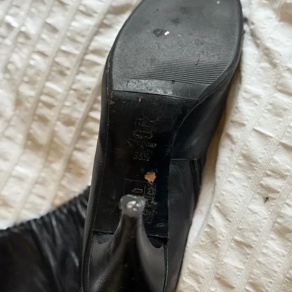 Elegant Black Leather Women's Boots
