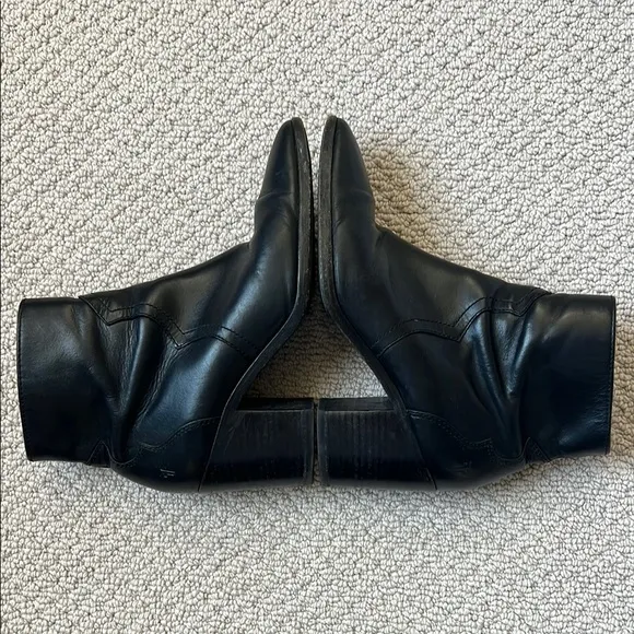 Elegant FRYE Black Ankle Boots