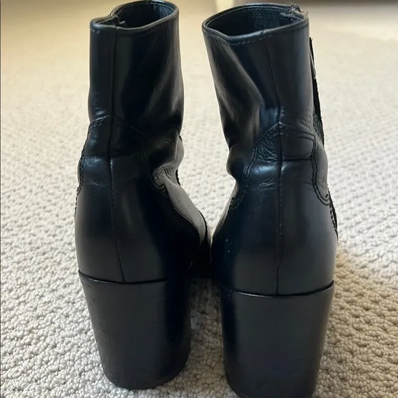 Elegant FRYE Black Ankle Boots
