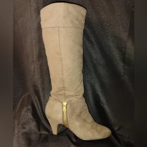 Elegant Tan Knee-High Women's Boots Sz 8.5 N