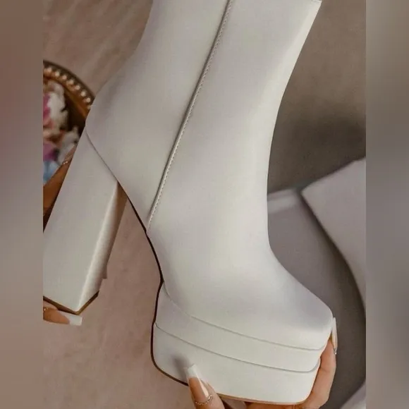 Elegant White Women's Boots