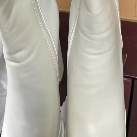 Elegant White Women's Boots