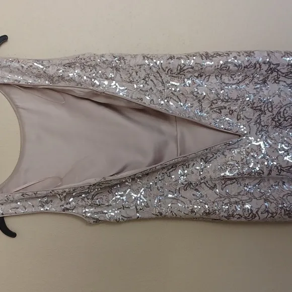 Eliza J Formal Evening Gown Sequin Lace Sleeveless Satin Ruffle SZ 6 Champagne