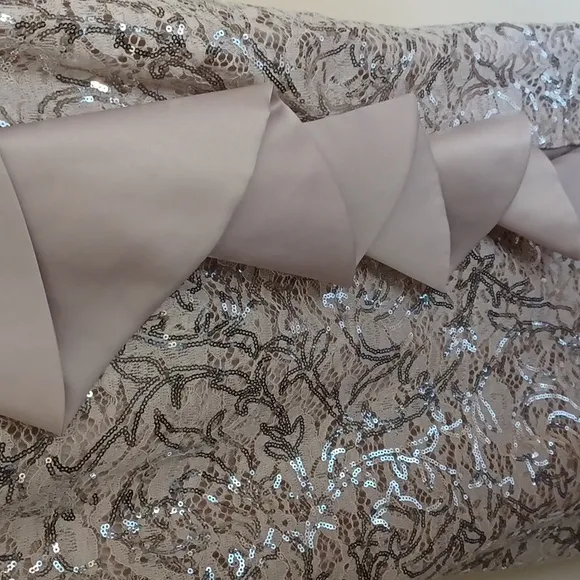 Eliza J Formal Evening Gown Sequin Lace Sleeveless Satin Ruffle SZ 6 Champagne