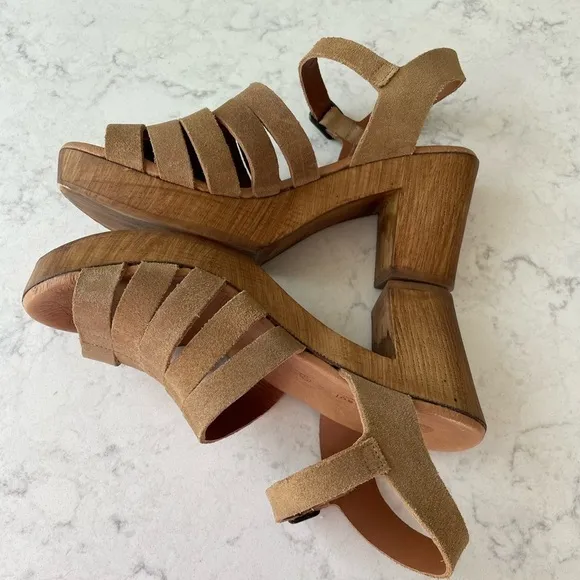Eric Michael Tan Sandals / Open Toe Wood Platform Heel Shoes / 40 / US 9