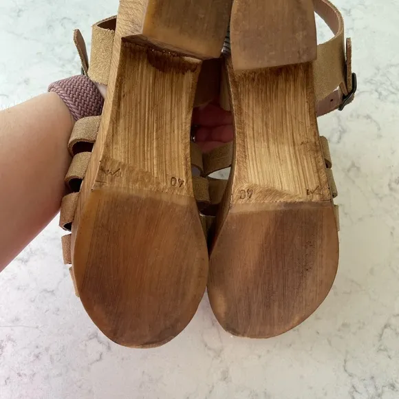 Eric Michael Tan Sandals / Open Toe Wood Platform Heel Shoes / 40 / US 9