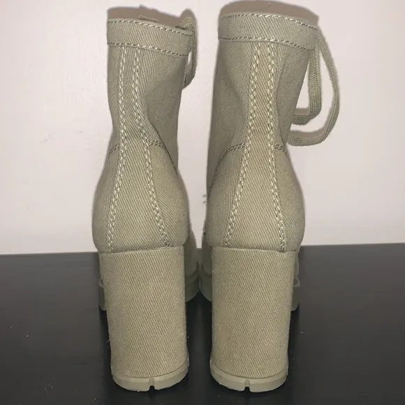Espirit Kendra Army Green Textile Heeled Lace-Up Boots. Size 9