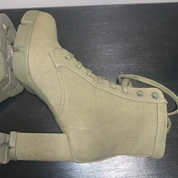 Espirit Kendra Army Green Textile Heeled Lace-Up Boots. Size 9
