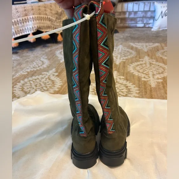Farm Rio boots knee high lug sole army green size 6.5