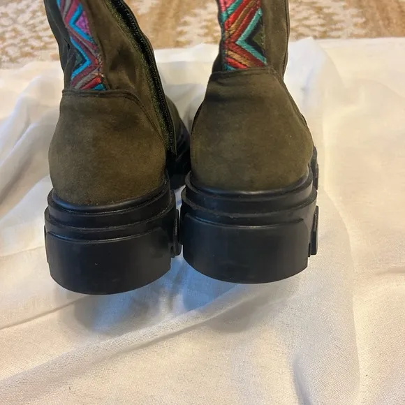 Farm Rio boots knee high lug sole army green size 6.5