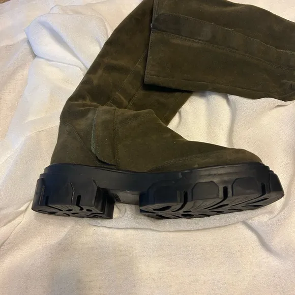 Farm Rio boots knee high lug sole army green size 6.5