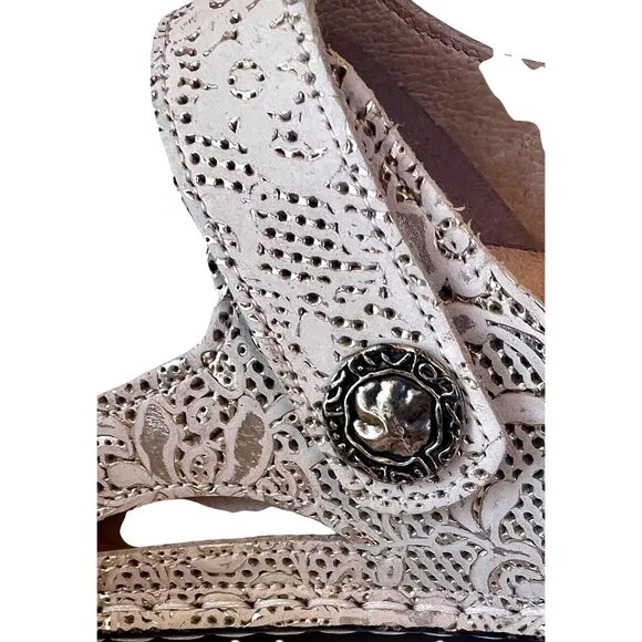 Finn Barbuda Comfort Hook And Loop Strap Sandals Champagne Garden US Size 8 EU 3
