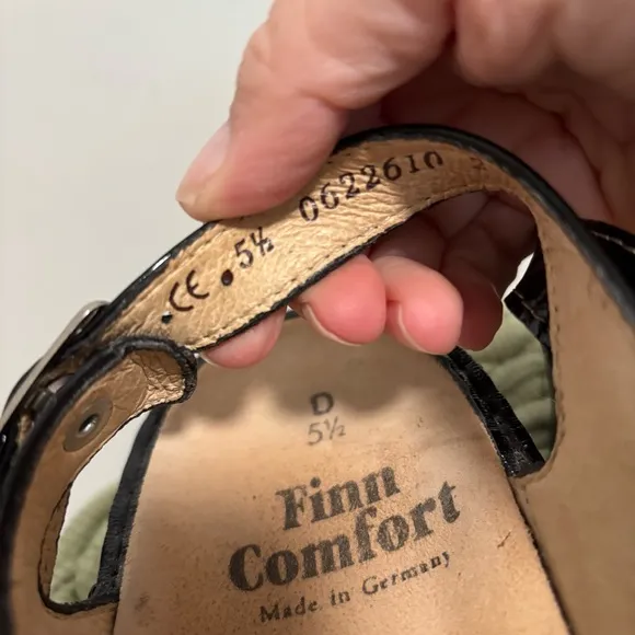 Finn Comfort Adana Black Patent Leather Fancy Support Comfort Sandals
