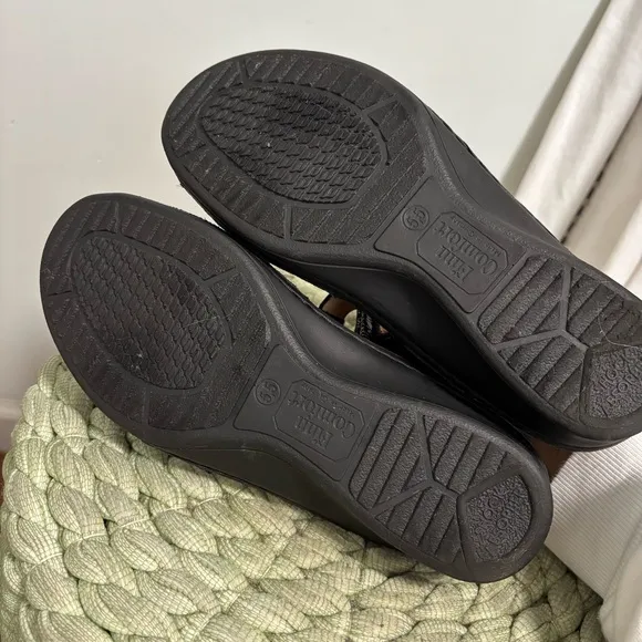 Finn Comfort Adana Black Patent Leather Fancy Support Comfort Sandals