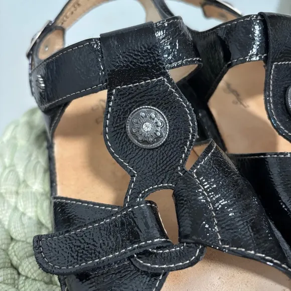 Finn Comfort Adana Black Patent Leather Fancy Support Comfort Sandals